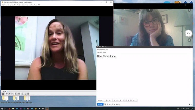 A flâneur digital que revela os processos invisíveis: a contradição como pedagogia virtual nos desktop movies de Chloé Galibert-Laîné