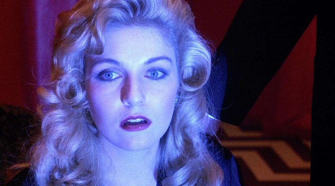ANJOS LOIROS E OBSCENOS: DESEJO FEMININO E CULPA EM TWIN PEAKS: FIRE WALK WITH ME E FALSA LOURA