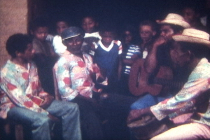 O QUE ACONTECE QUANDO UM FILME DANÇA? (Dácia Ibiapina, 1984)