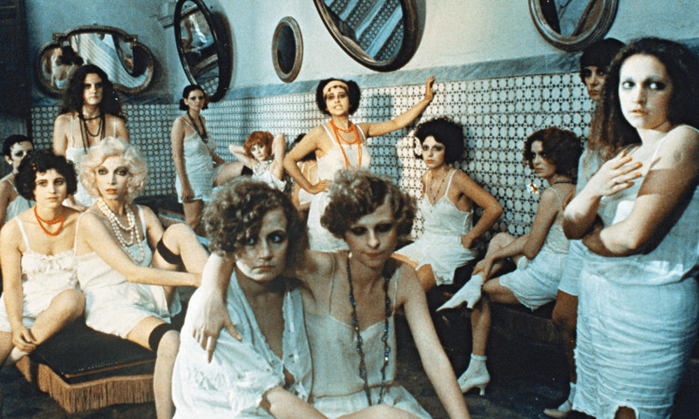 ESTA MANHÃ, ÀS 10 HORAS NO CONHECIDO BORDEL…”AMOR E ANARQUIA” (Lina Wertmüller, 1973)